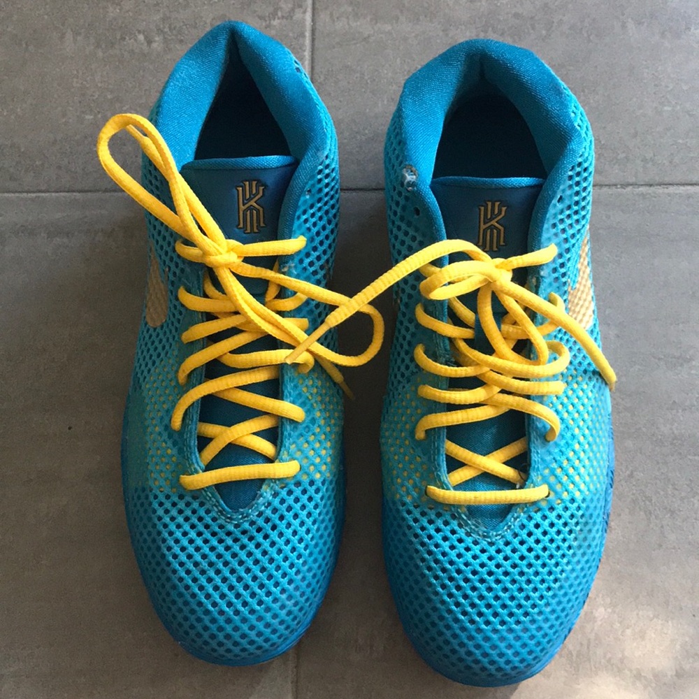 Kyrie 1